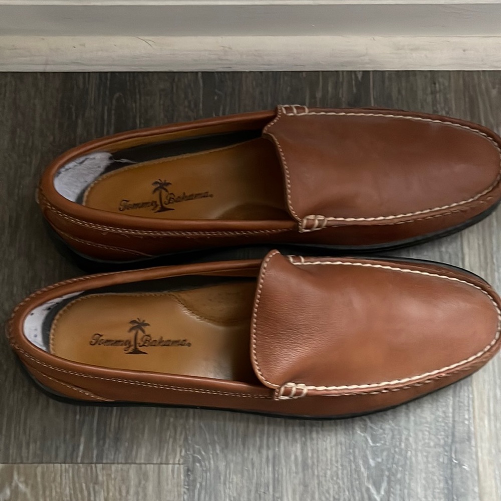 Tommy Bahama men’s loafers